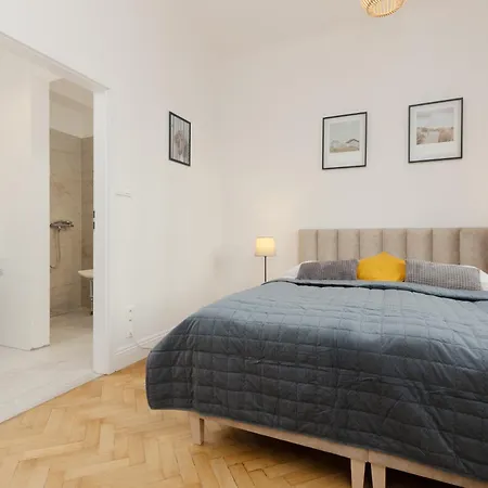 Stylowy Dla 5 Osob Bartoszewicza By Renters Lägenhet Warszawa